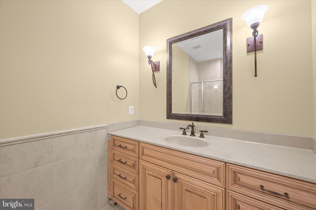 7016 MEANDERING STREAM WAY