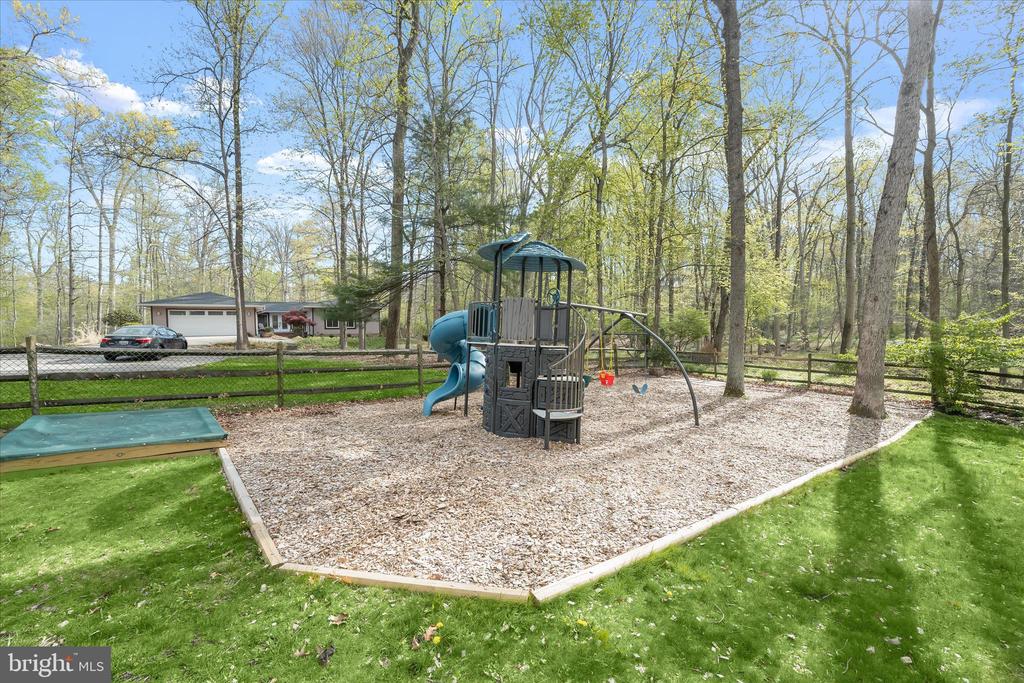10428 SCHOOLMASTER PL
