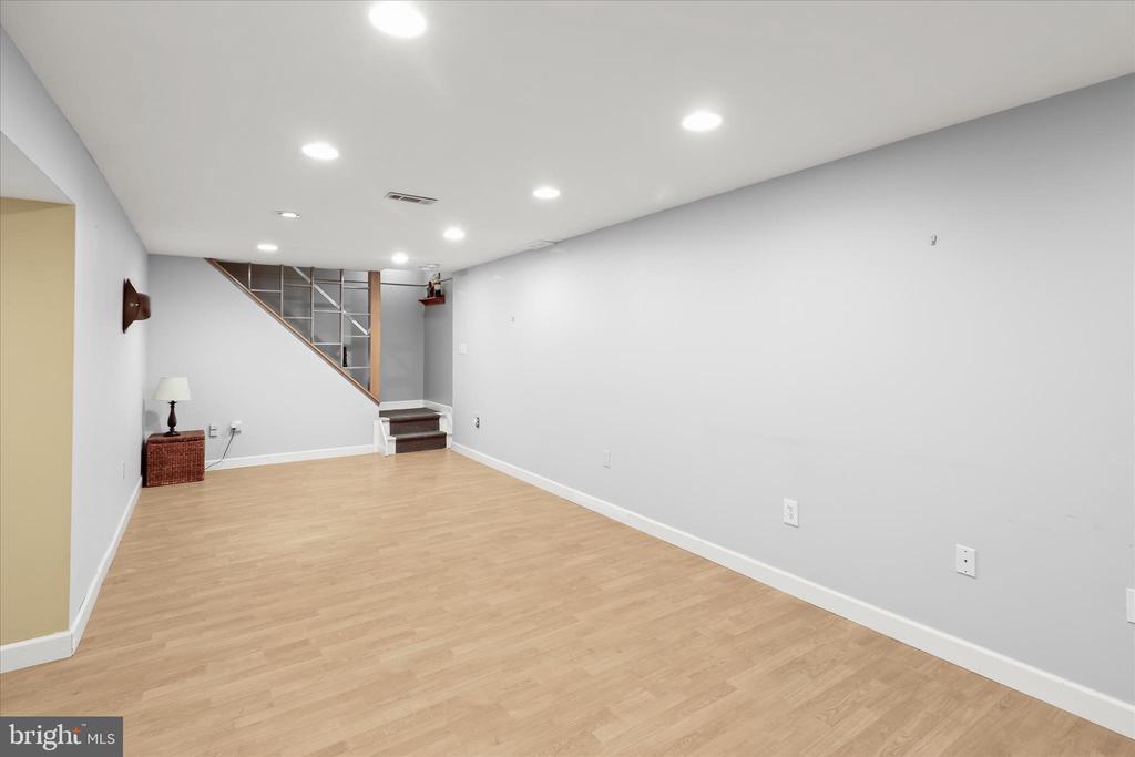 3840 DAHLGREN CT