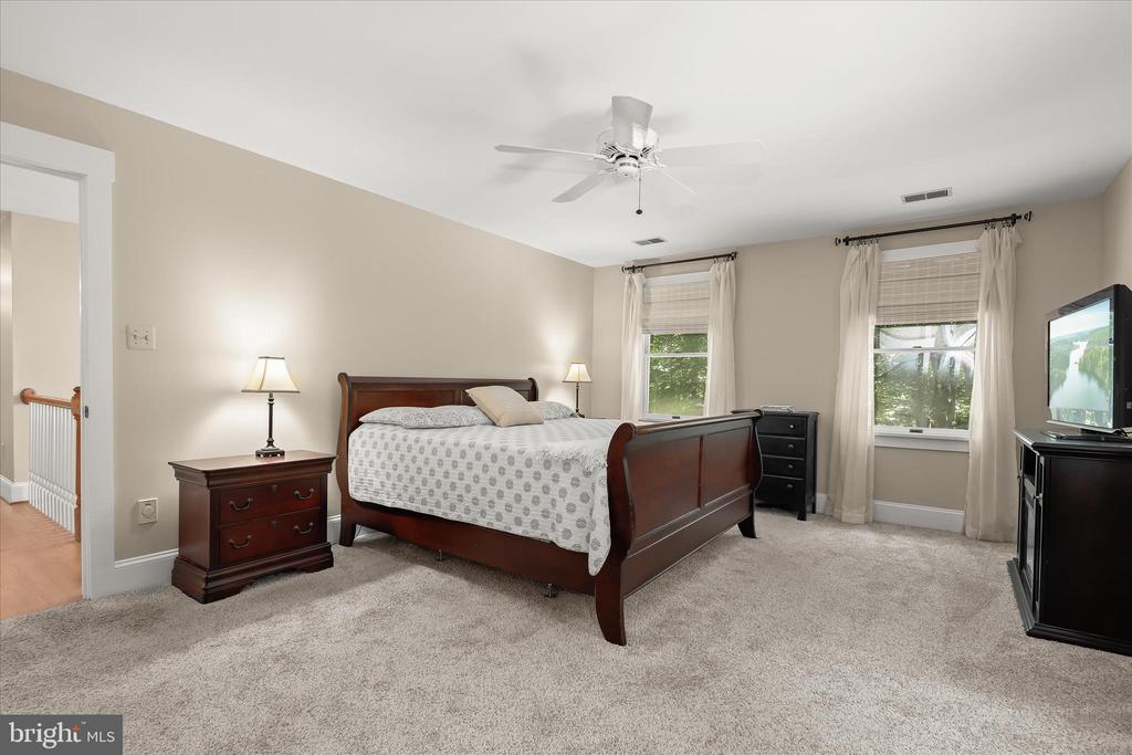 2846 SHADOW ROLL COURT