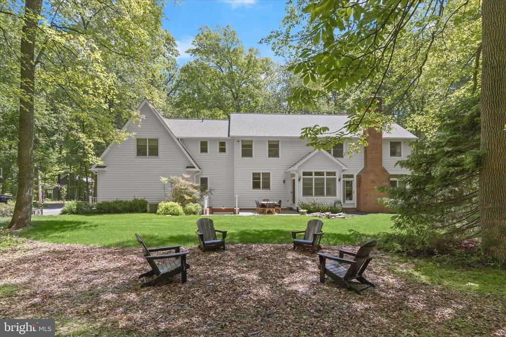 2846 SHADOW ROLL COURT