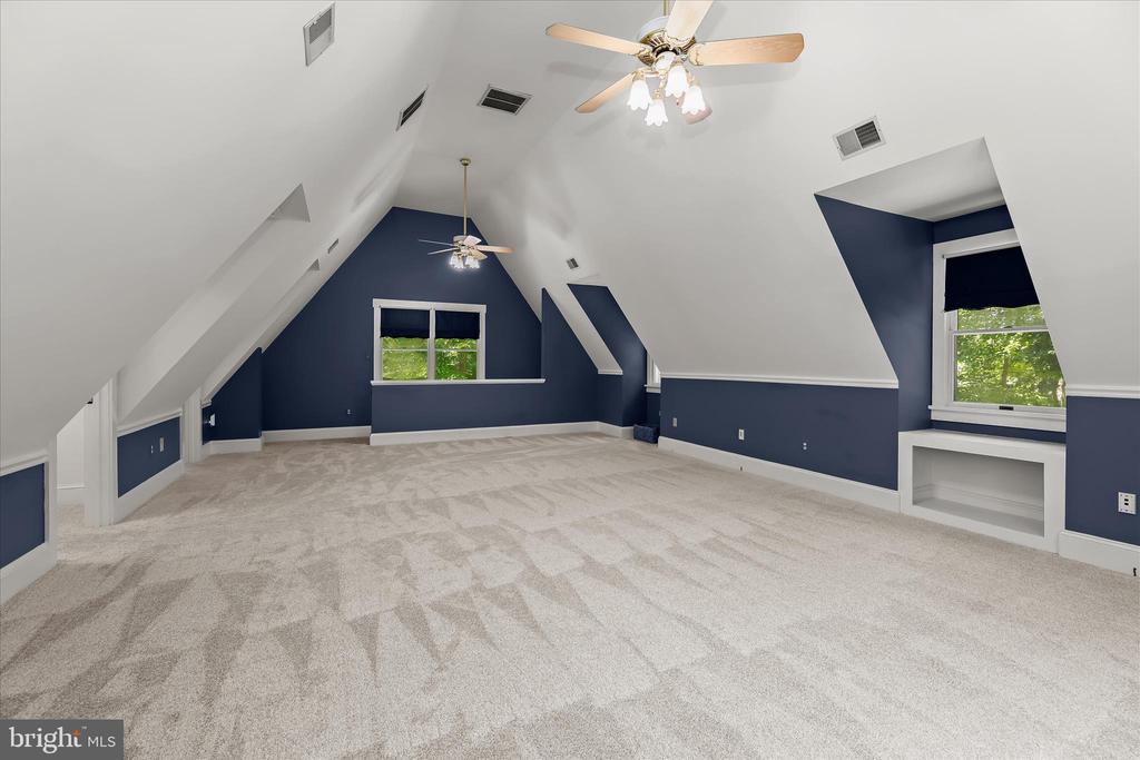 2846 SHADOW ROLL COURT