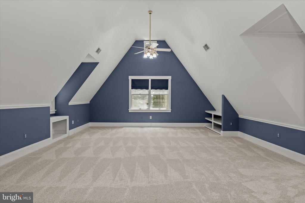 2846 SHADOW ROLL COURT