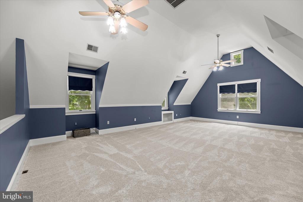 2846 SHADOW ROLL COURT