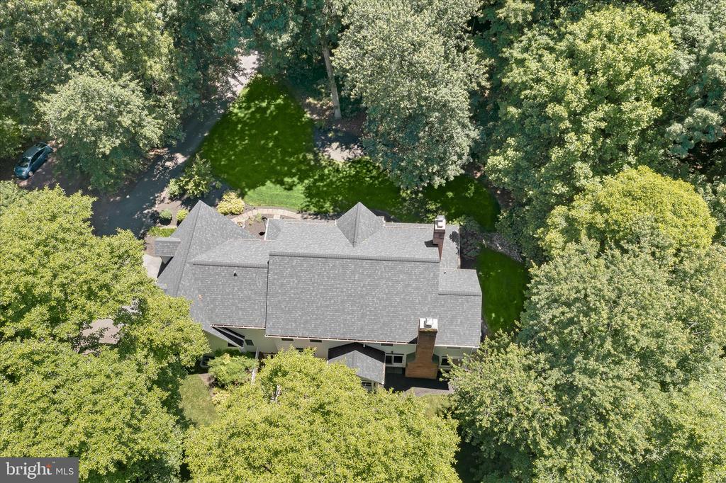 2846 SHADOW ROLL COURT