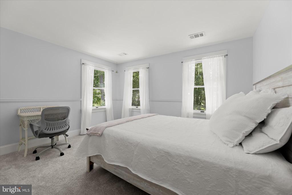 2846 SHADOW ROLL COURT