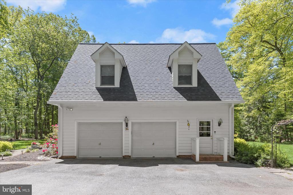 2846 SHADOW ROLL COURT
