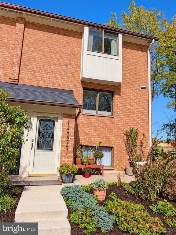 7381 KERRY HILL COURT
