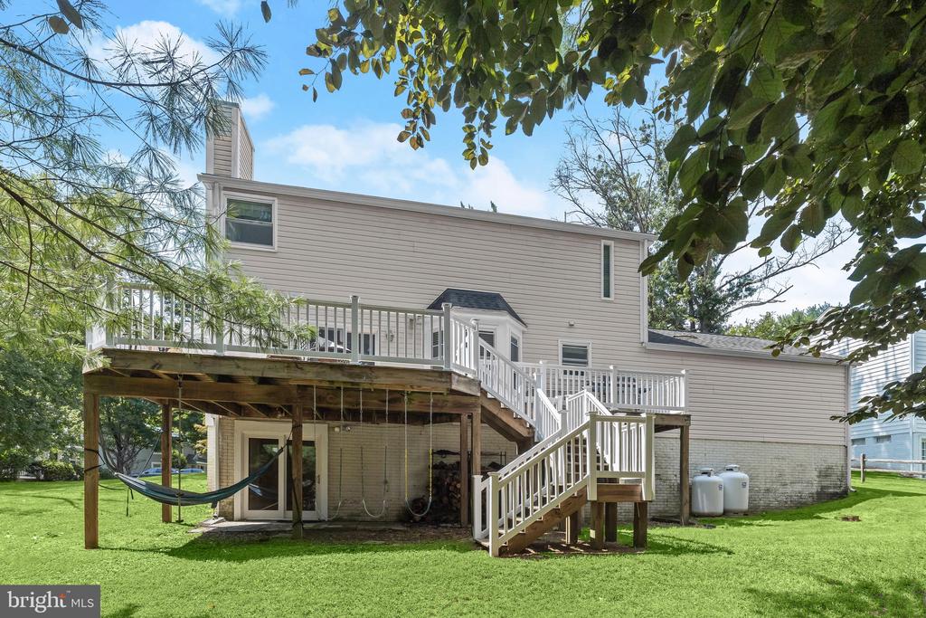8209 MOSSY STONE COURT