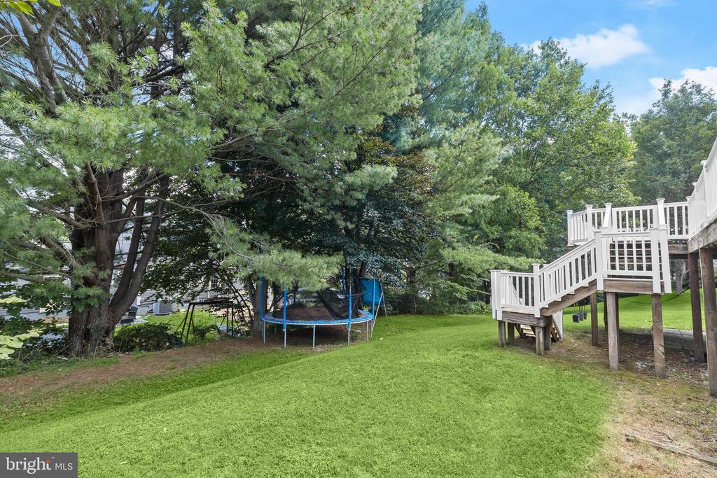 8209 MOSSY STONE COURT