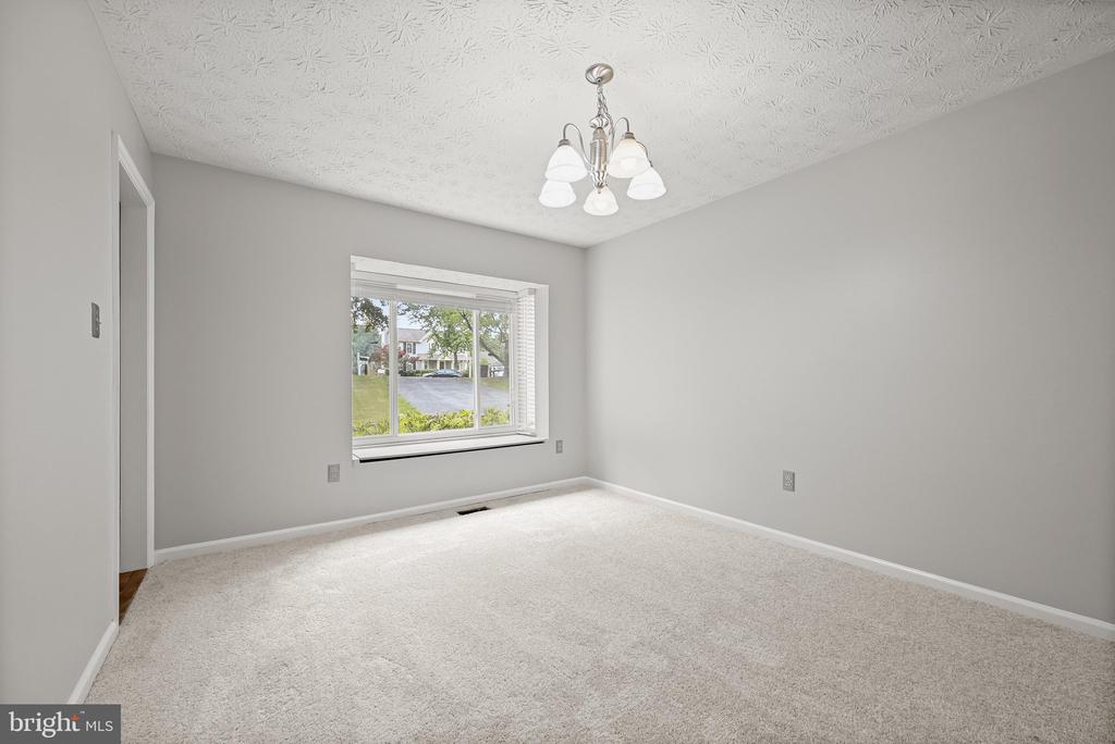 8209 MOSSY STONE COURT