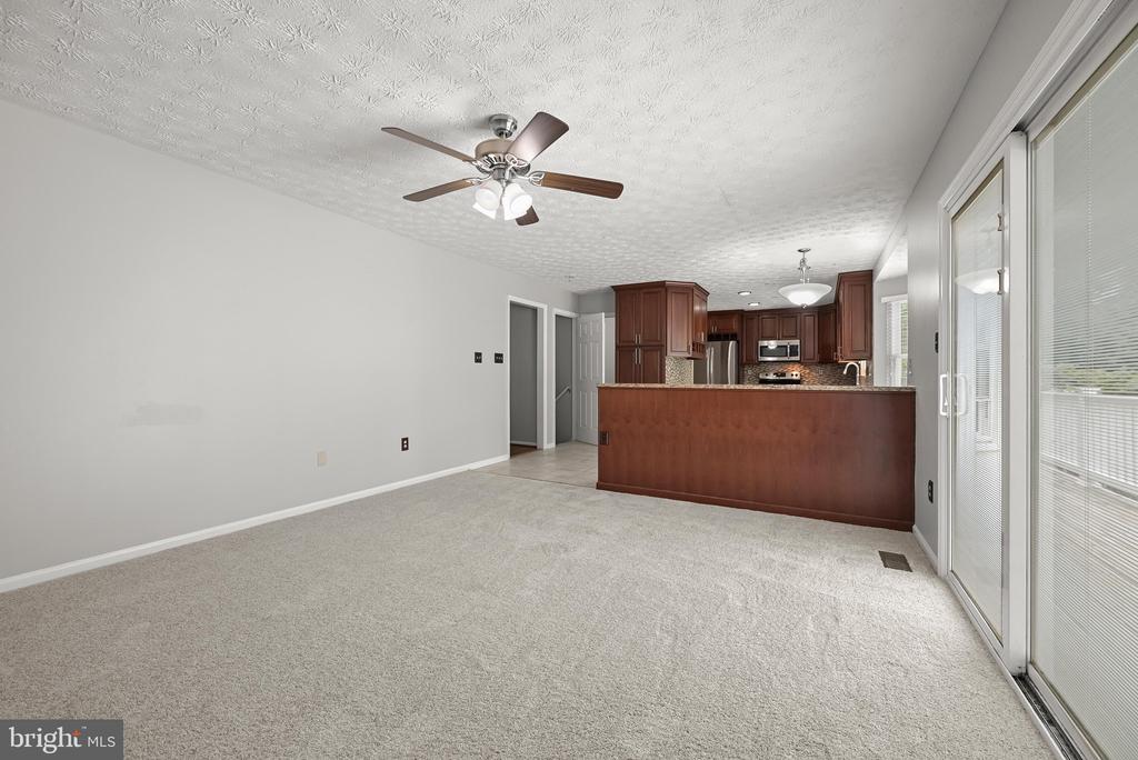 8209 MOSSY STONE COURT