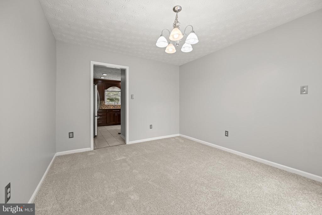 8209 MOSSY STONE COURT