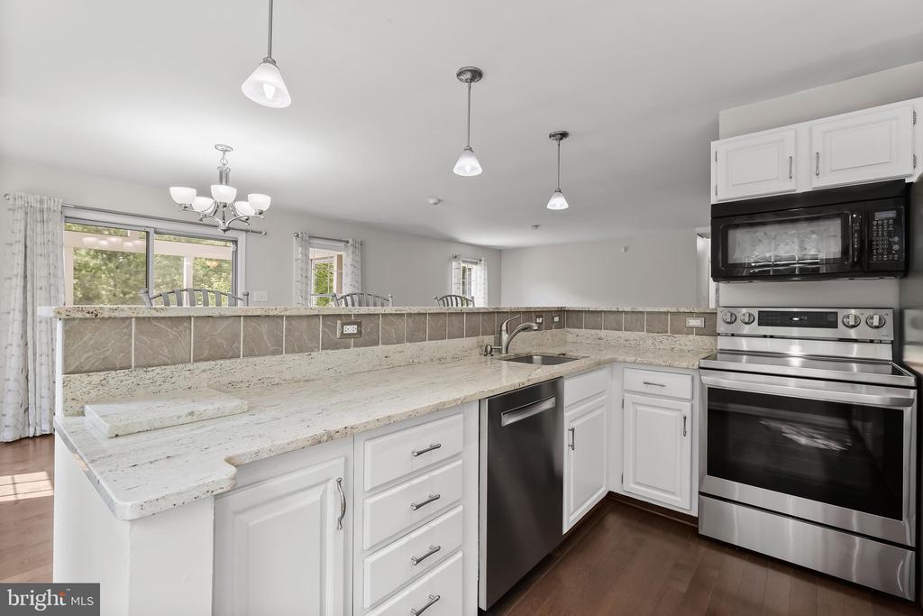 5285 CORNCOCKLE COURT