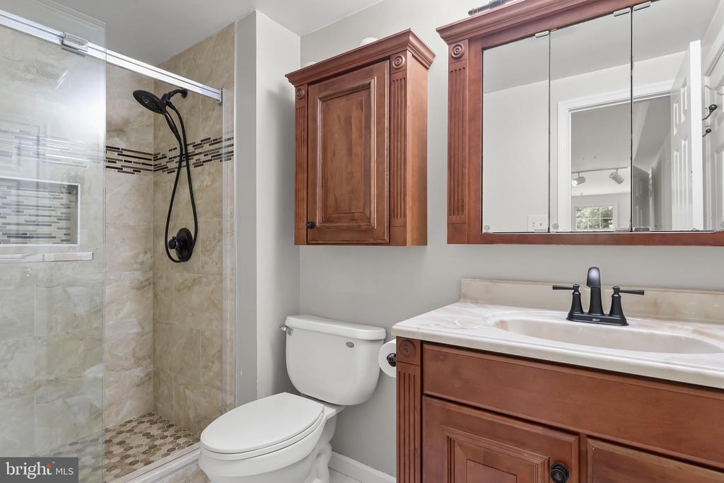 5285 CORNCOCKLE COURT