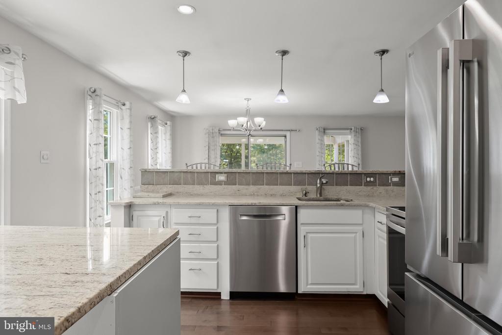 5285 CORNCOCKLE COURT