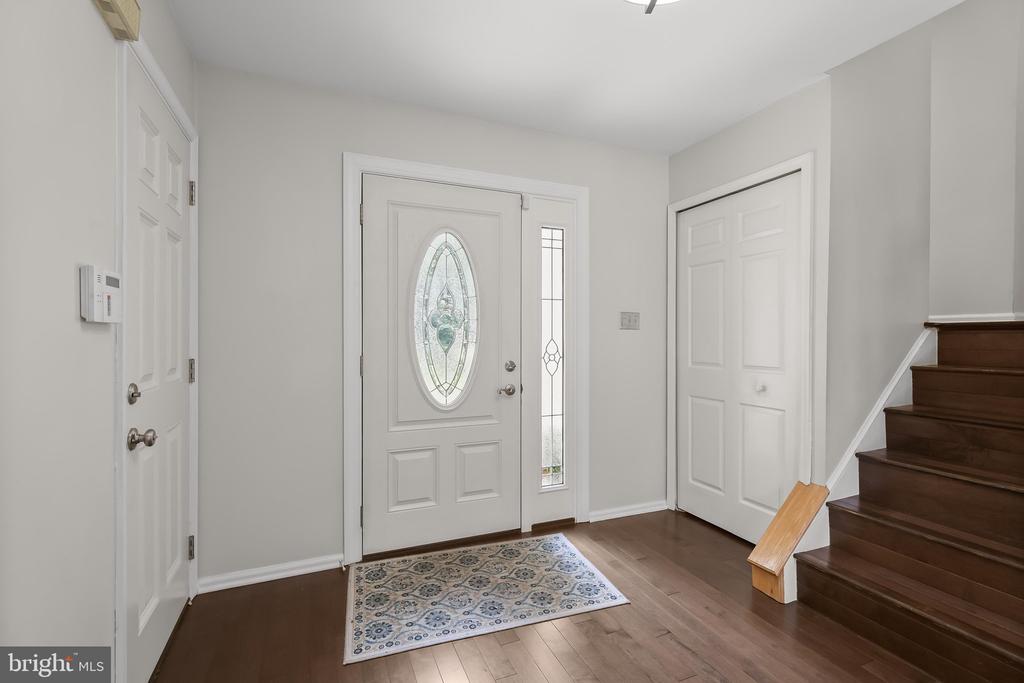 5285 CORNCOCKLE COURT