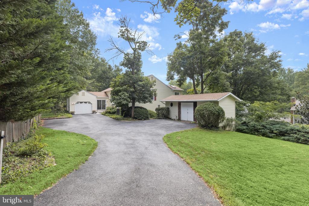 5285 CORNCOCKLE COURT