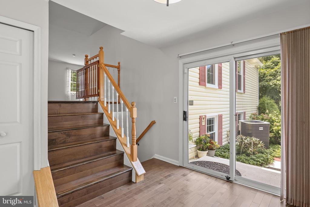 5285 CORNCOCKLE COURT