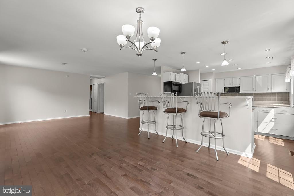 5285 CORNCOCKLE COURT