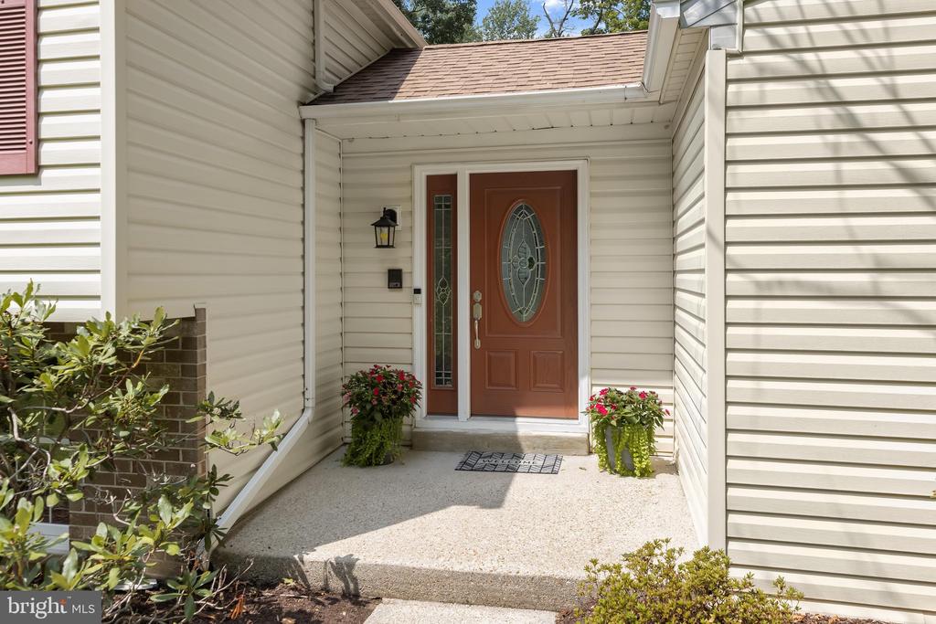 5285 CORNCOCKLE COURT