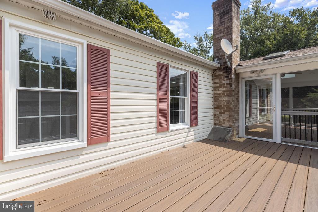 5285 CORNCOCKLE COURT