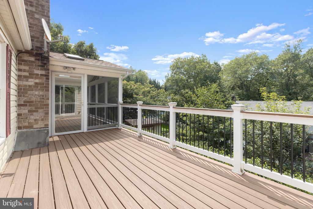 5285 CORNCOCKLE COURT