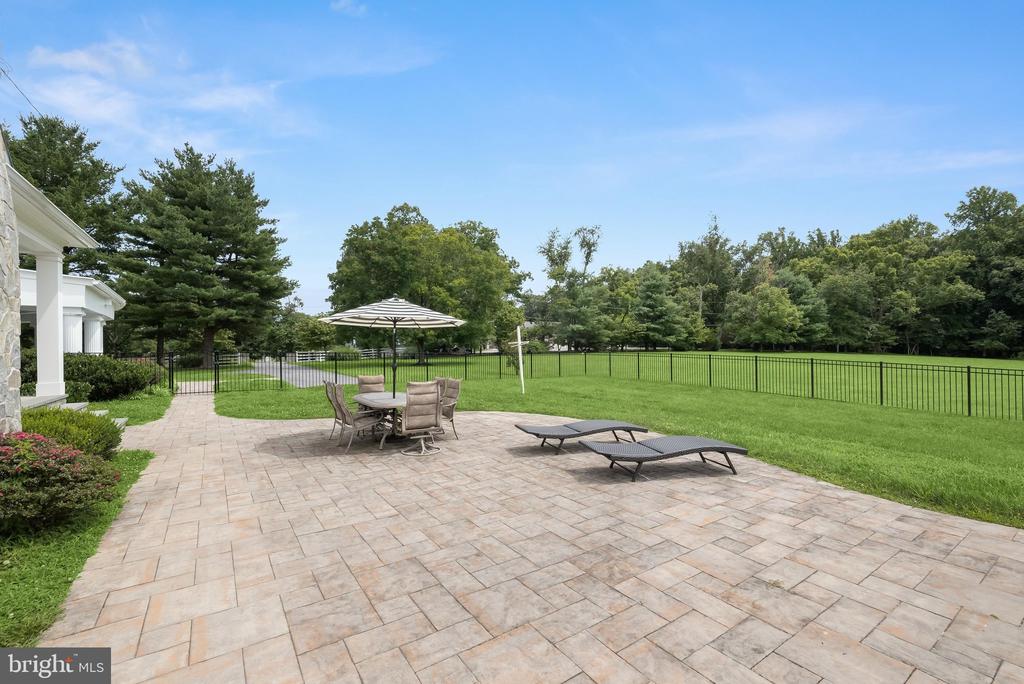 2106 MCKENDREE ROAD
