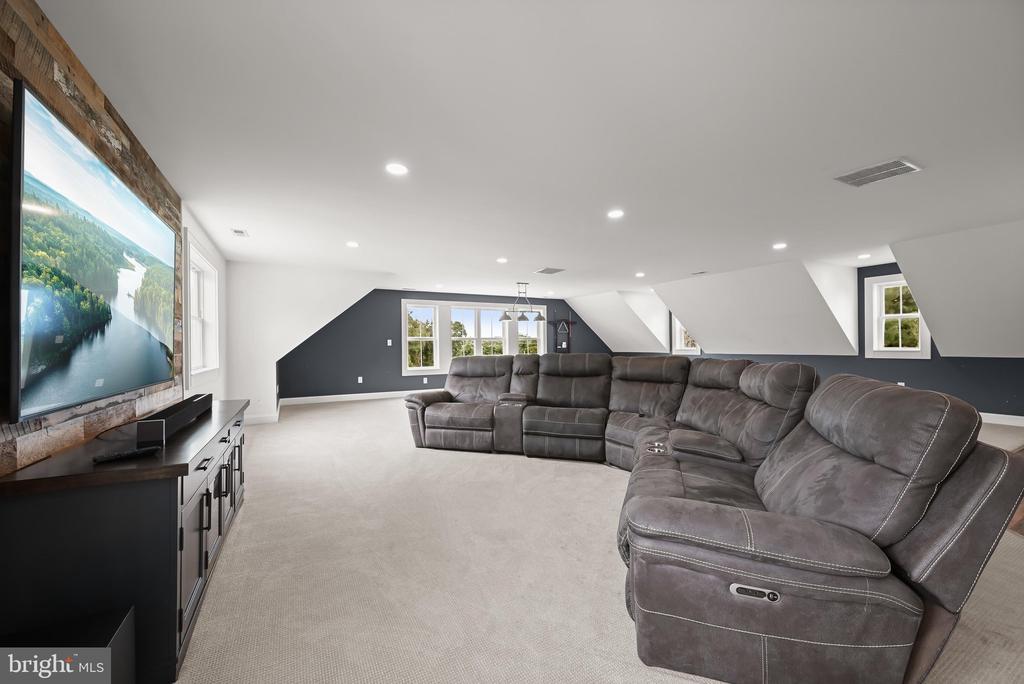 2106 MCKENDREE ROAD