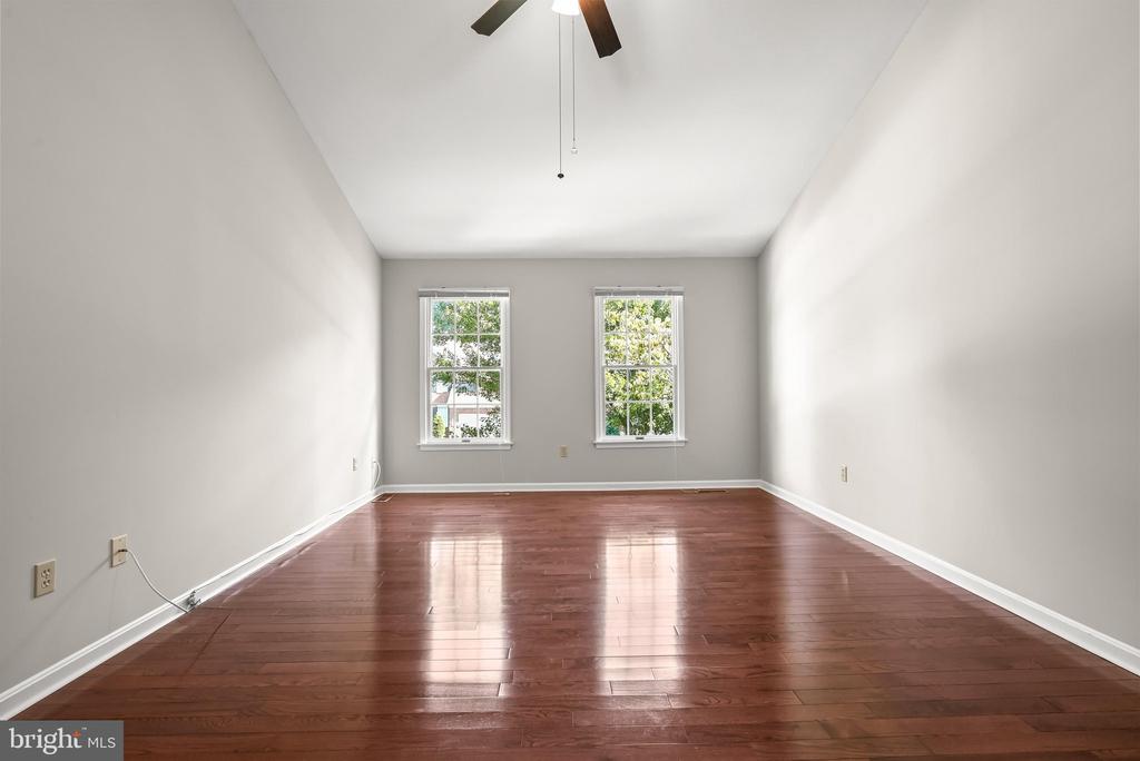 10604 HARPOON HILL