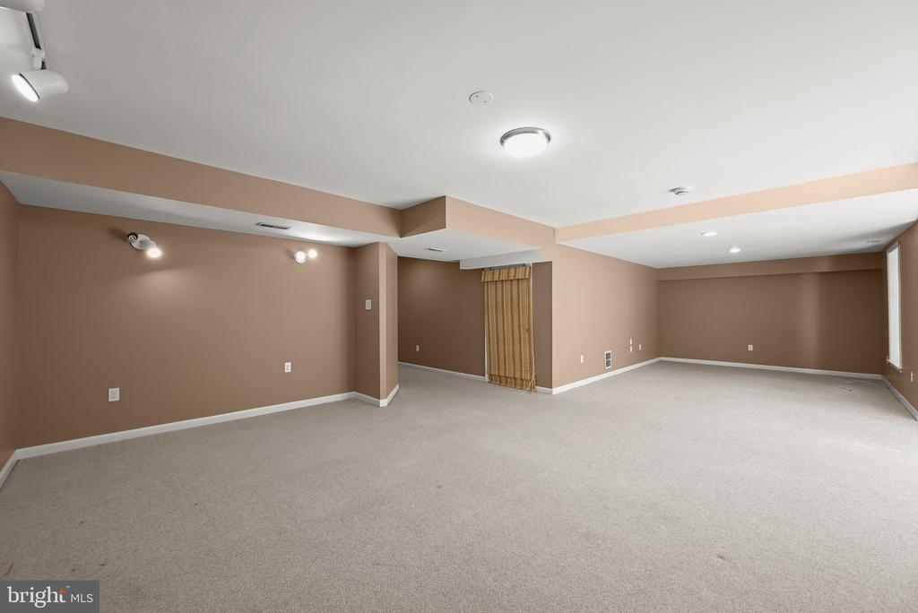 10604 HARPOON HILL