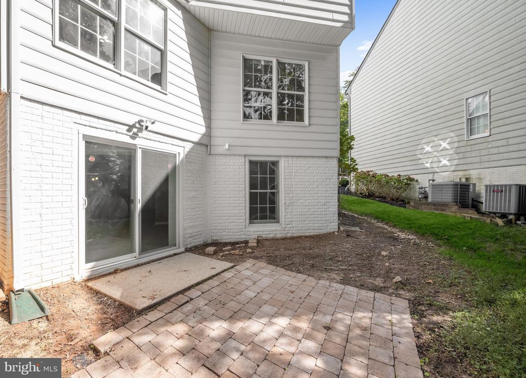 10604 HARPOON HILL