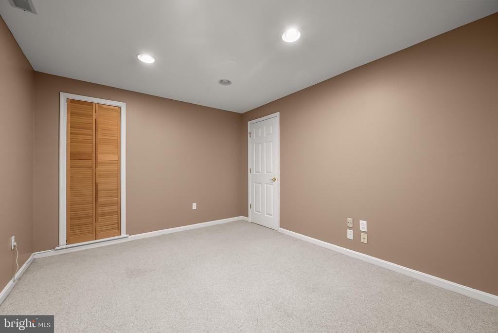 10604 HARPOON HILL