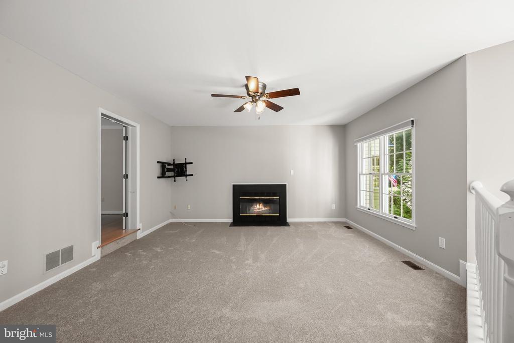 10604 HARPOON HILL