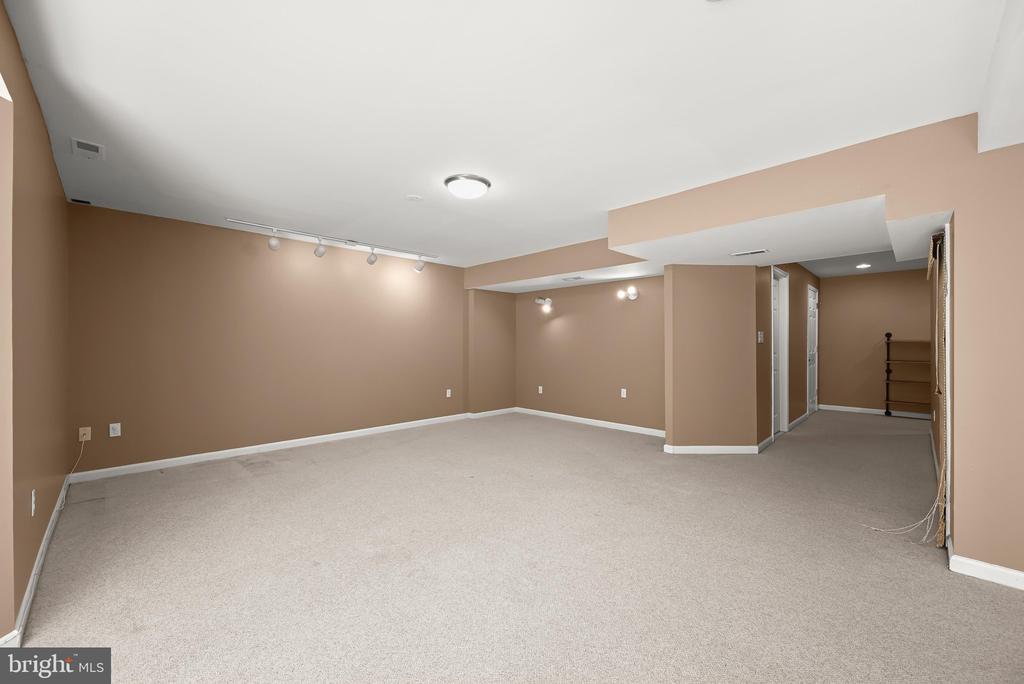 10604 HARPOON HILL