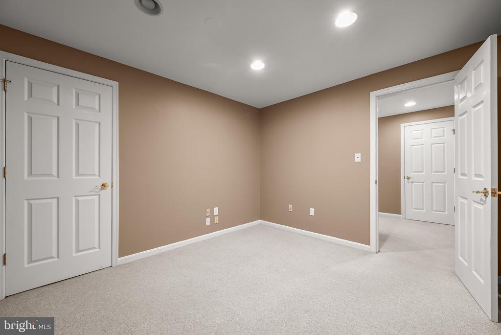10604 HARPOON HILL