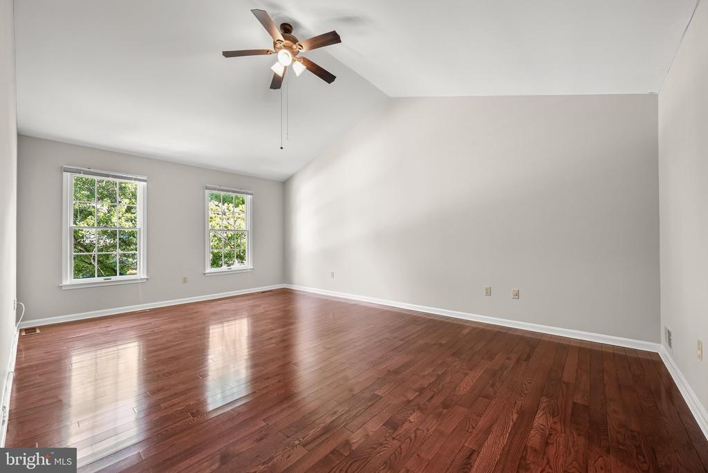 10604 HARPOON HILL