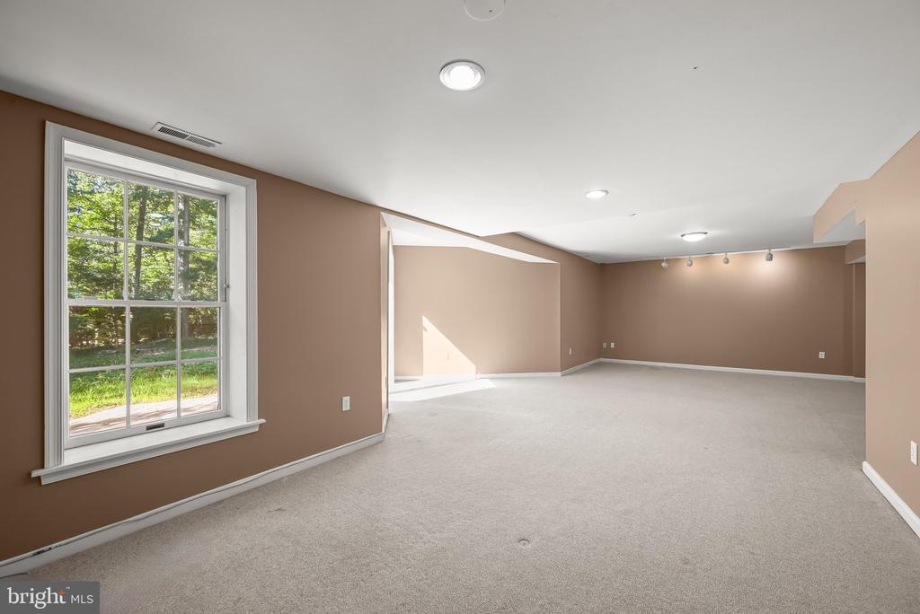 10604 HARPOON HILL