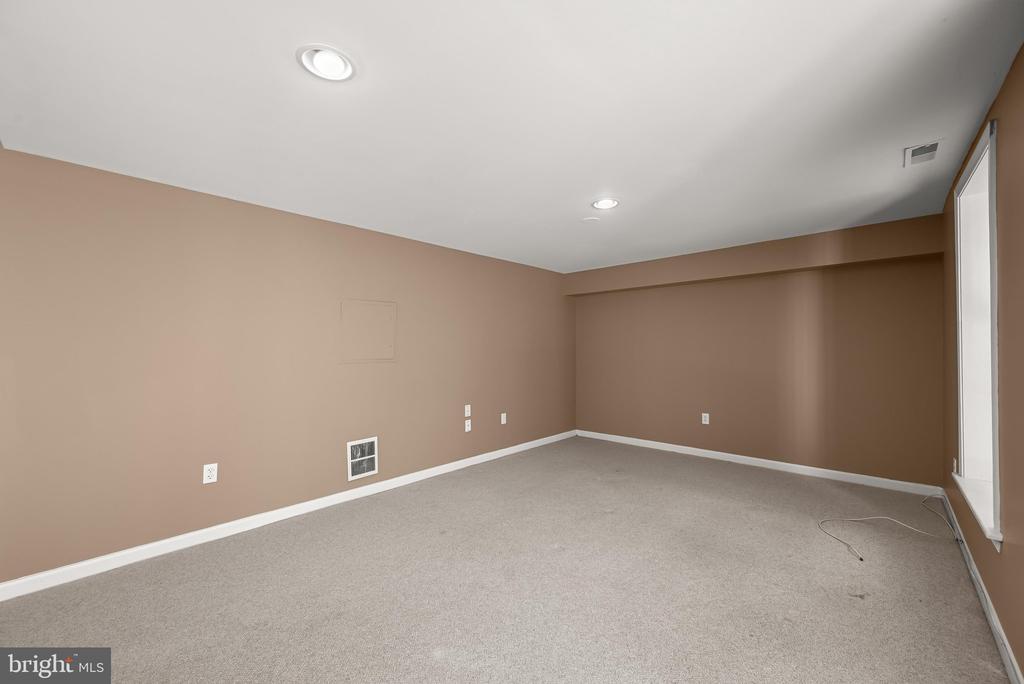 10604 HARPOON HILL