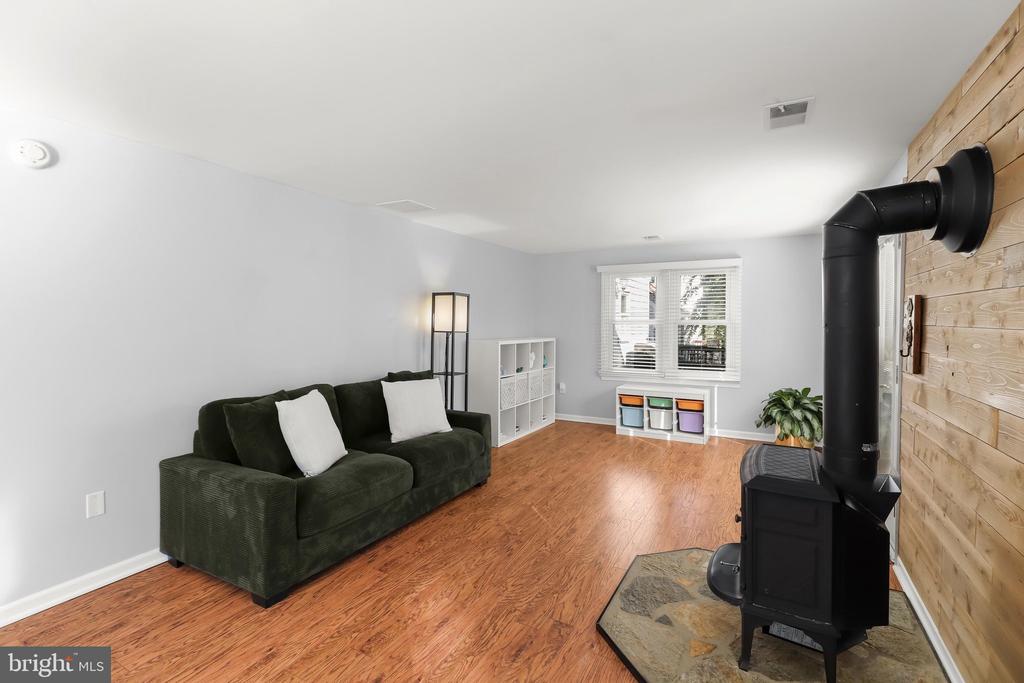 6605 WINDSOR COURT