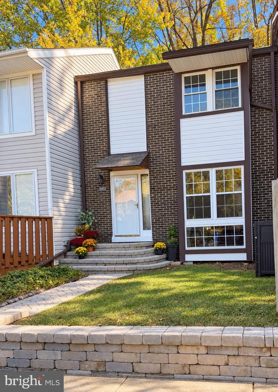 10402 MAY WIND COURT