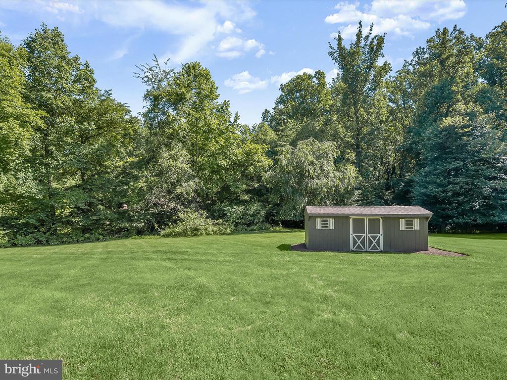 4633 DUSTIN RD