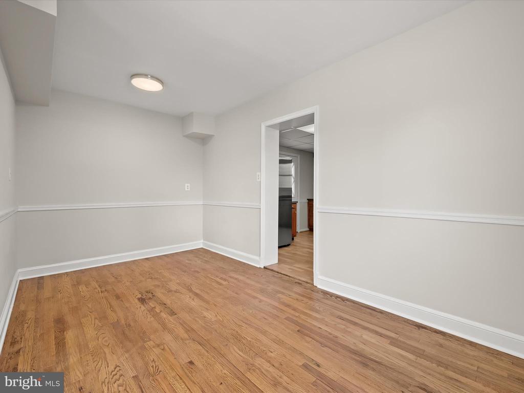 10318 PARKWOOD DR