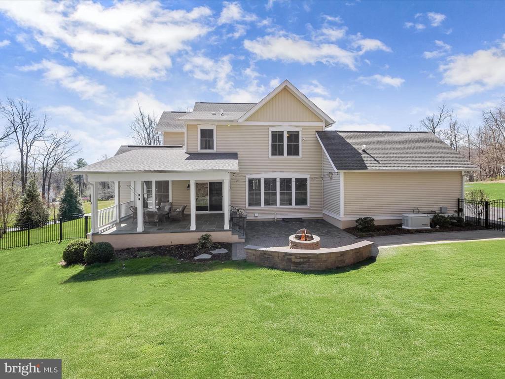 10152 SYCAMORE HOLLOW LN