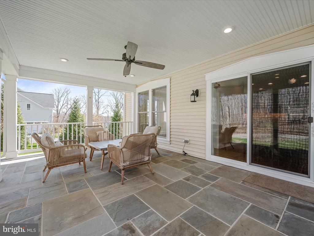 10152 SYCAMORE HOLLOW LN