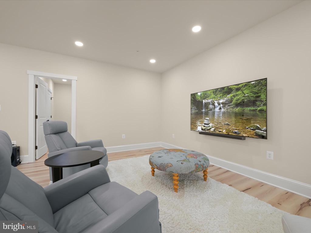 10152 SYCAMORE HOLLOW LN
