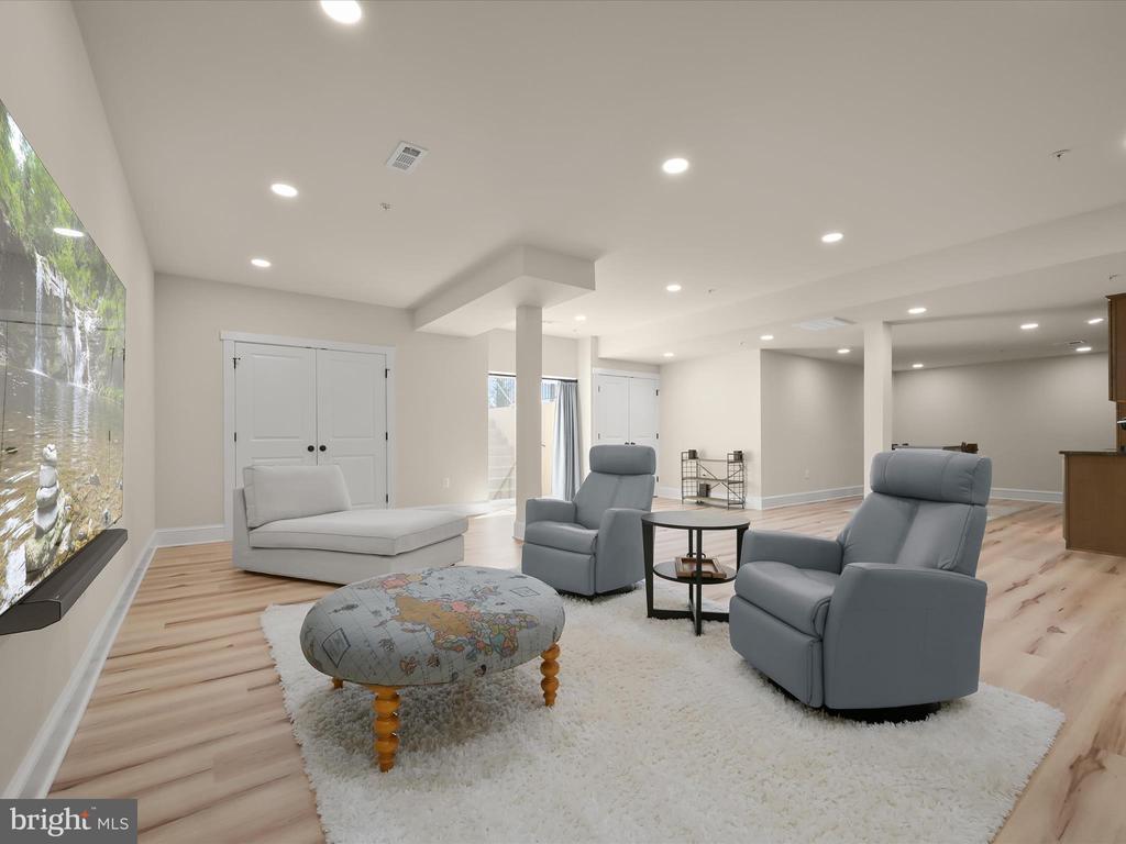 10152 SYCAMORE HOLLOW LN