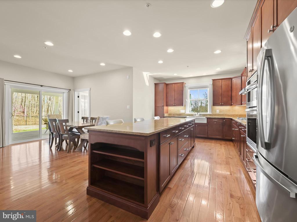 10152 SYCAMORE HOLLOW LN