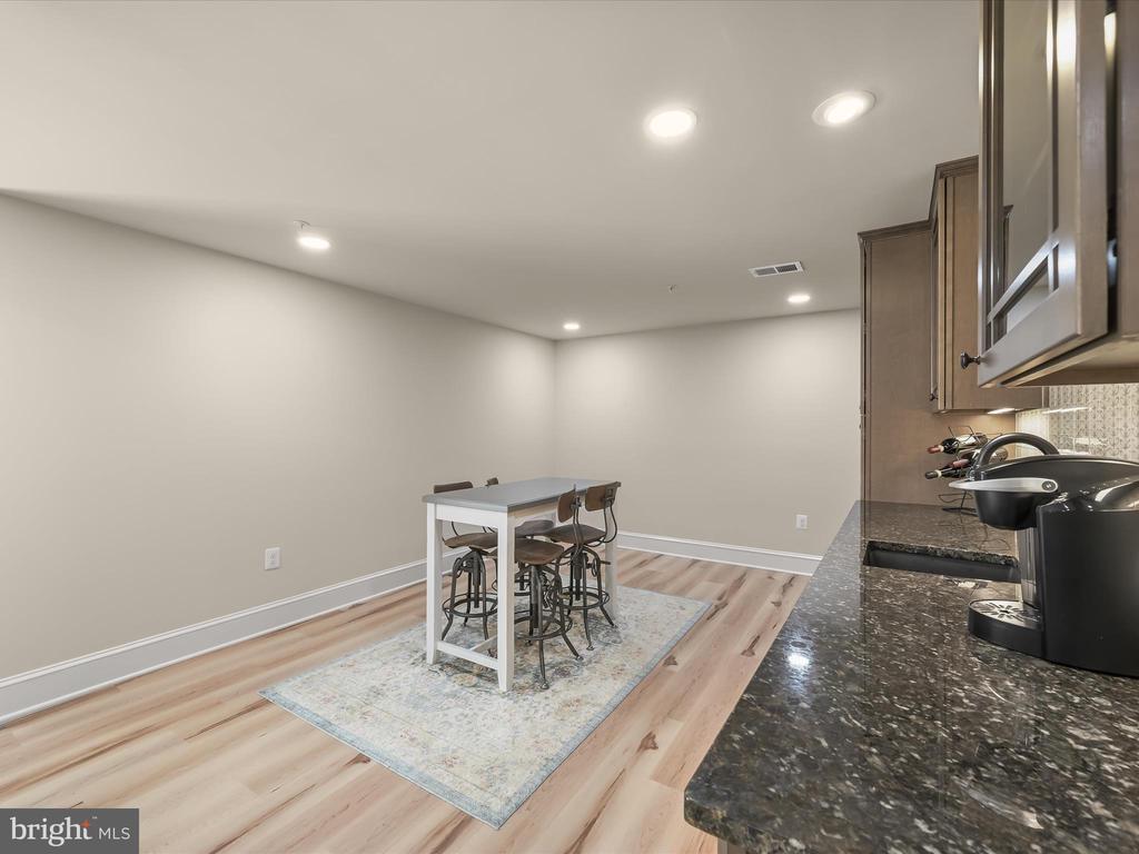 10152 SYCAMORE HOLLOW LN