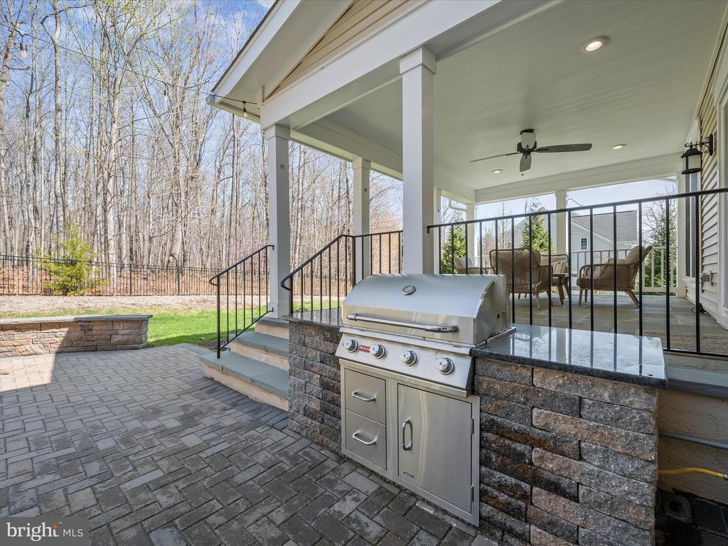 10152 SYCAMORE HOLLOW LN